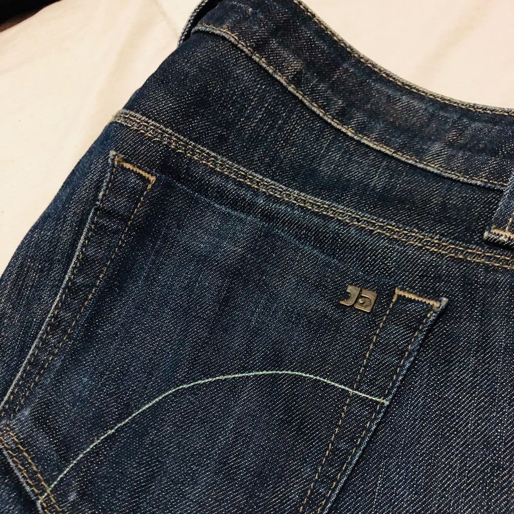 JOES HONEY FLARE DARK WASH JEANS SIZE 29 (FITS 28)
